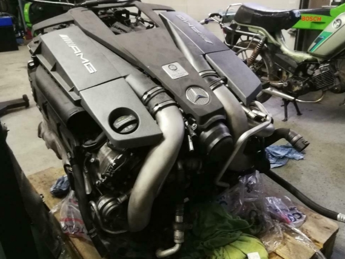 Mercedes-Benz M157 V8 Engine