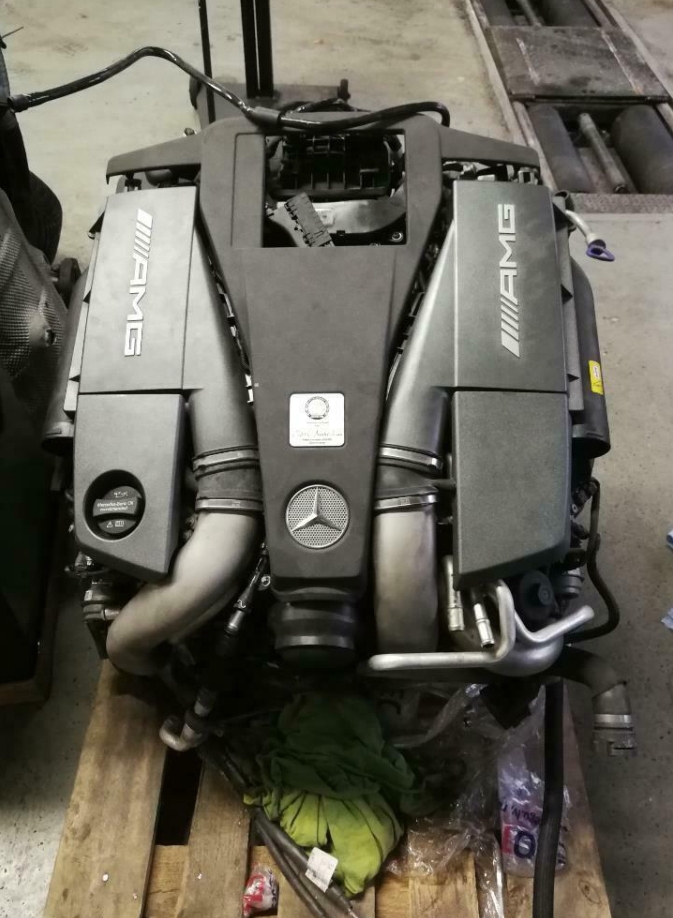 Mercedes-Benz M157 V8 Engine